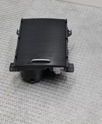 Cup holder front