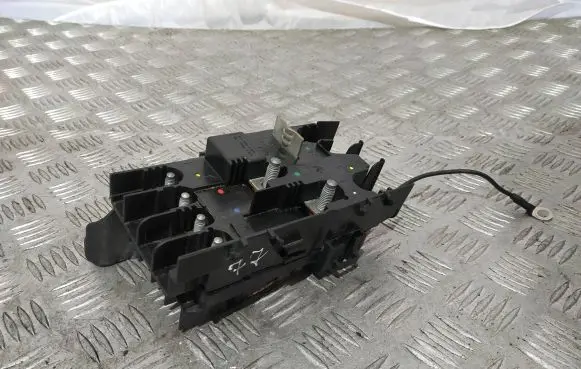 Mercedes-Benz S W222 Fuse box set A2225406028