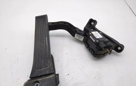 Hyundai i40 Accelerator throttle pedal IGI0105C3Z900 327272T900