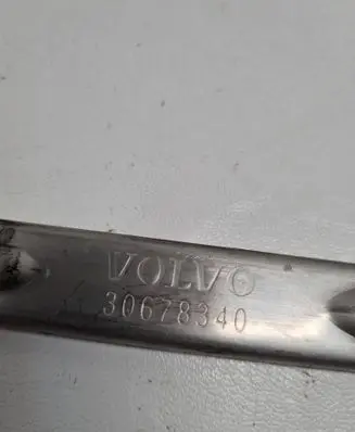 Volvo V70 Headlight/headlamp mounting bracket 30678340