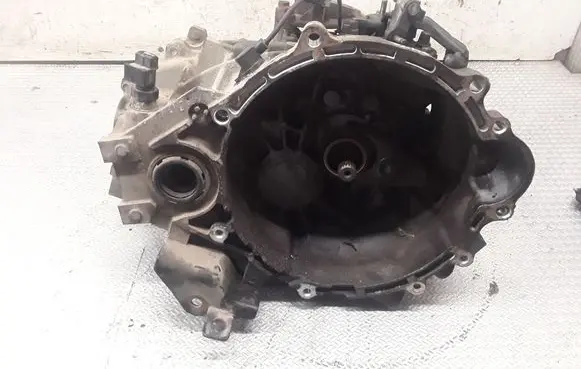 Manual 6 speed gearbox