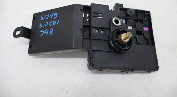 Mercedes-Benz CLS C219 Fuse module 2119820402