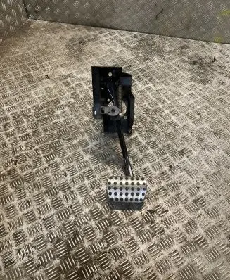 Mercedes-Benz CLC CL203 Brake pedal 2032902201 A2032902201