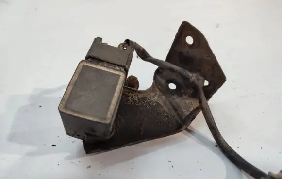 Rear air suspension level height sensor