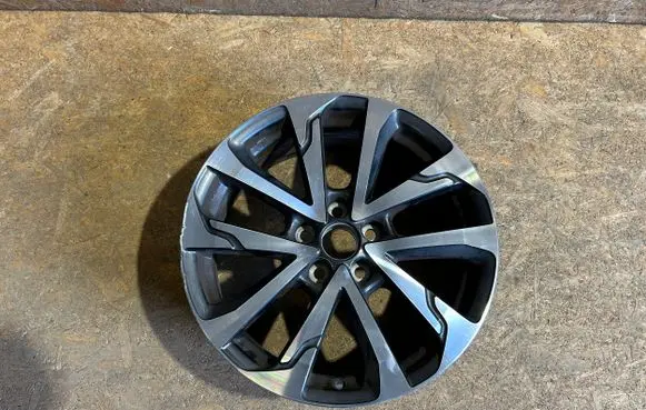Toyota Corolla Cross R18 alloy rim C12186