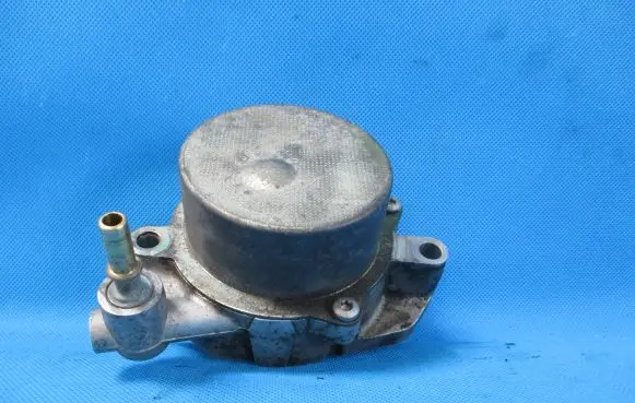 Opel Insignia B Vacuum pump 12630140