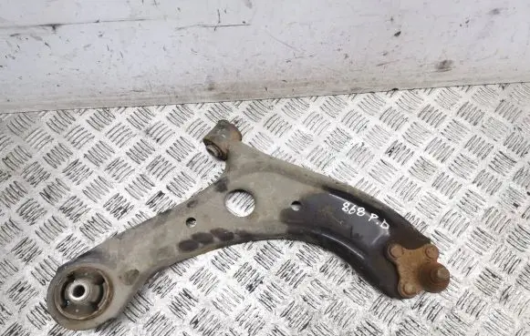 KIA Sportage Front lower control arm/wishbone