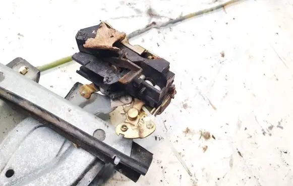 Renault Laguna I Rear door lock