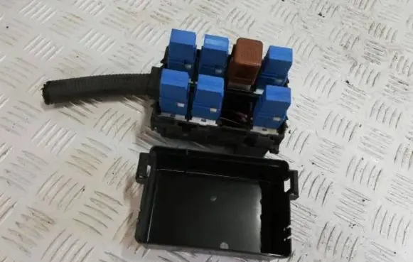 Nissan Pulsar Fuse box set 877400H242