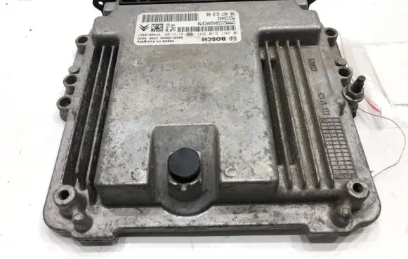 Peugeot 3008 II Engine control unit/module ECU 9846761980
