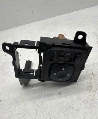 Mitsubishi Pajero Wing mirror switch MR951186