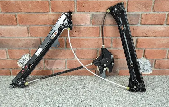 BMW i3 Front door window regulator with motor 7352876 7290858
