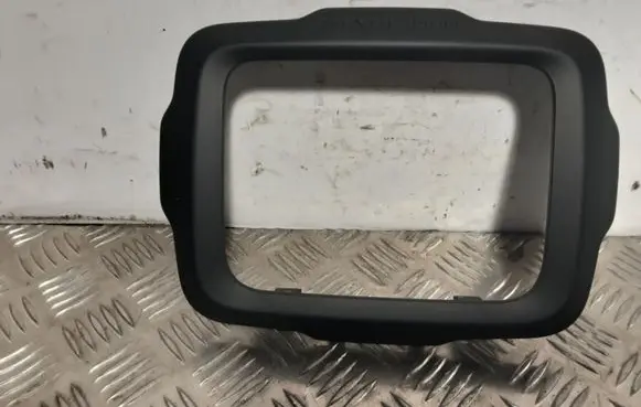 Jeep Renegade Radio/GPS head unit trim 