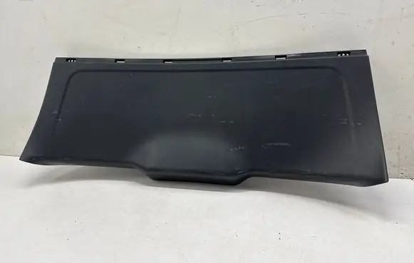 Tailgate trim