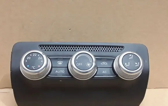 Audi A1 Climate control unit 8X0820043A