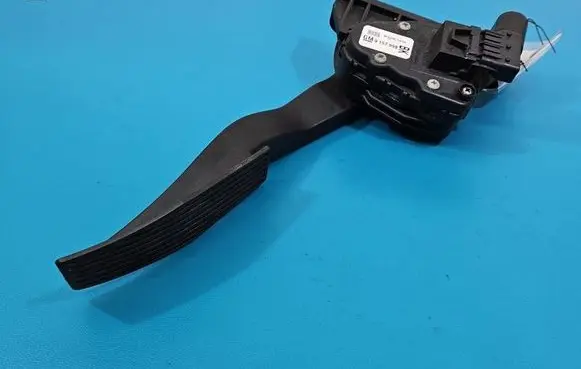 Opel Astra H Accelerator throttle pedal 9157998 IMPRK1578406