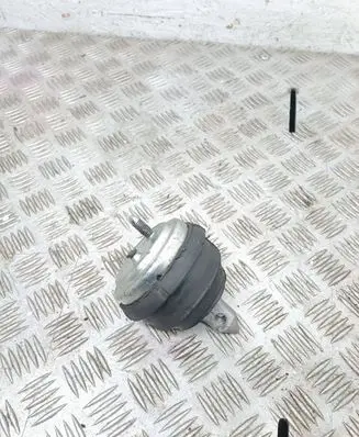 BMW 5 E39 Engine mount bracket