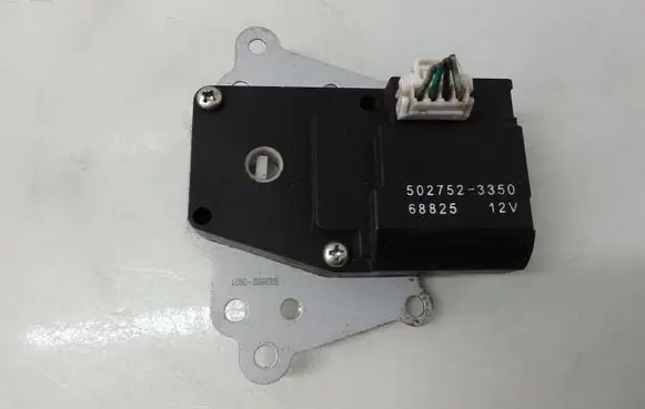 Subaru Forester SG Air flap motor/actuator 5027523350