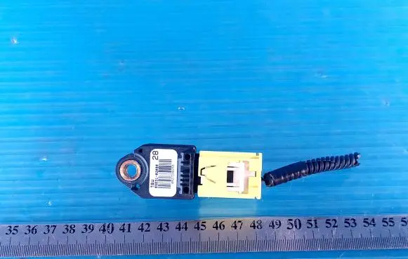Toyota Auris 150 Airbag deployment crash/impact sensor 8983102060