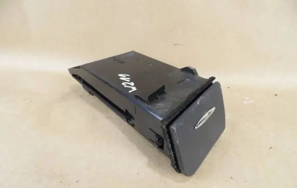 Mercedes-Benz E W211 Dashboard storage box/compartment A2116801952 6901952