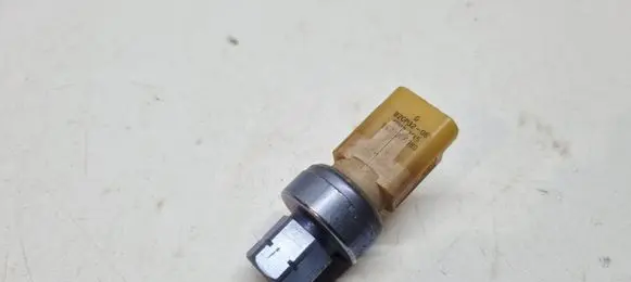 Peugeot 5008 II Air conditioning (A/C) pressure sensor 9673006380 9833078680