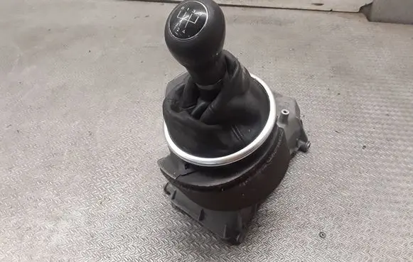 Audi A2 Gear shifter/selector 8Z0711246A