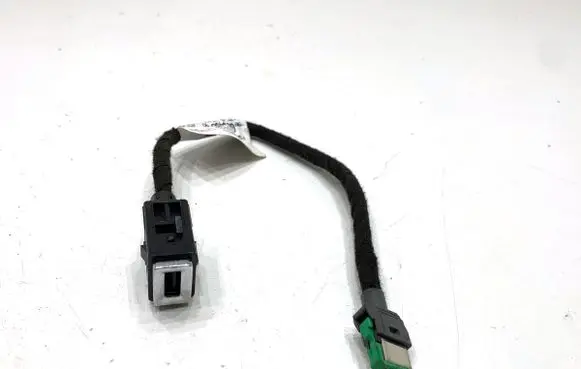 Peugeot 308 SW USB socket connector 9806048080