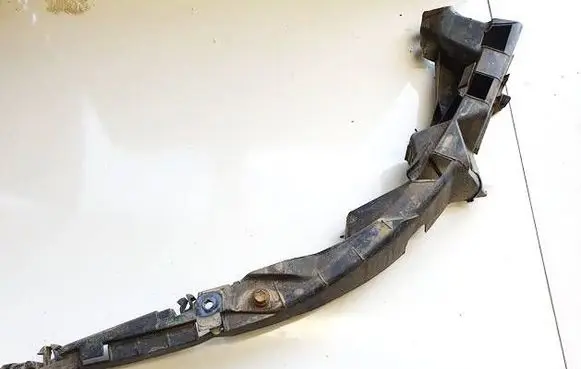 Volkswagen PASSAT B5 Front bumper mounting bracket 3B0807050C