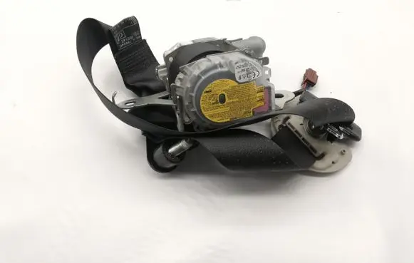 Subaru Outback (BS) Front seatbelt