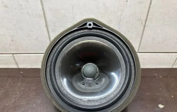 Honda HR-V Front door speaker