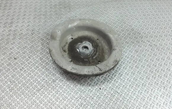 Coil spring mount