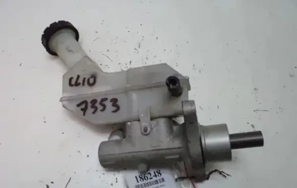 Renault Clio III Master brake cylinder