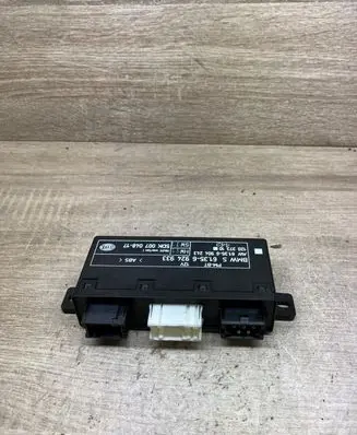 BMW 5 E39 Door control unit/module 6924933 5DK00704817 61356924933