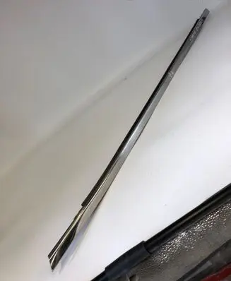 Nissan Qashqai J12 Rubber seal front door window/glass 