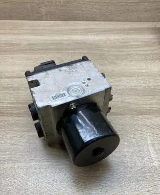 Volkswagen PASSAT B6 ABS Pump 3C0614109D