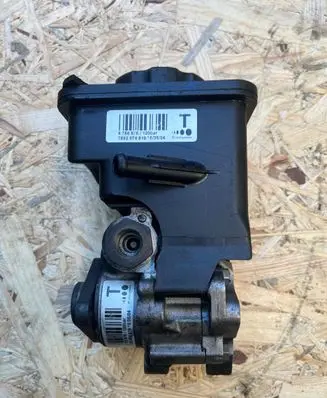 BMW 3 E46 Power steering pump 6756575