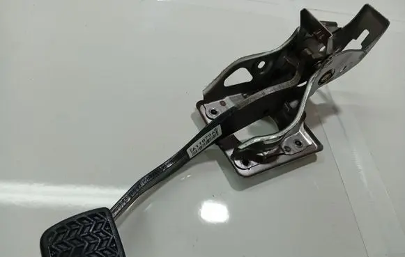 Clutch pedal