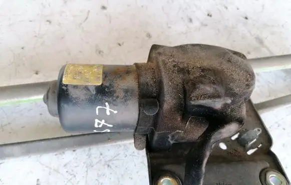 Peugeot 406 Wiper motor