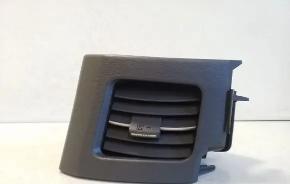 Toyota Prius (XW30) Dashboard side air vent grill/cover trim 5566247040