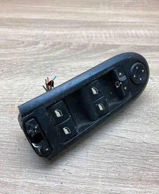 Peugeot 407 Electric window control switch 96468704XT 81081204