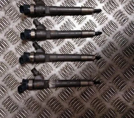 Renault Trafic III (X82) Fuel injector H8201055367