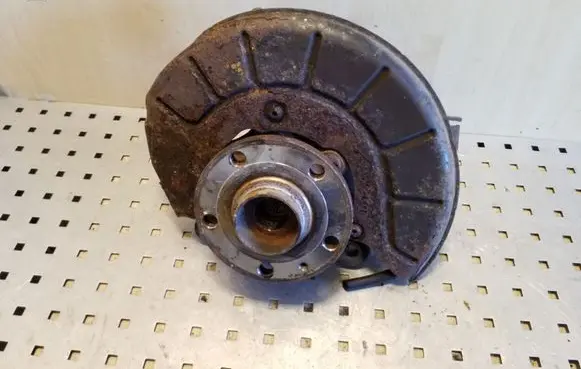 Volkswagen Touran I Front wheel hub