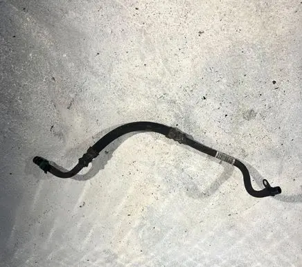 Gearbox oil cooler pipe/hose