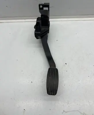 Iveco Daily 6th gen Accelerator throttle pedal 5801333490 B720
