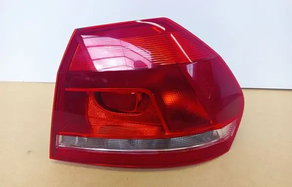 Volkswagen PASSAT B7 Rear/tail lights 561945096C