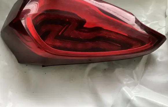 Tailgate rear/tail lights