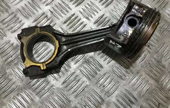 Mercedes-Benz E W210 Piston with connecting rod 089149