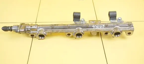 Lexus GS 300 350 430 450H Fuel line pipe 2HTR6