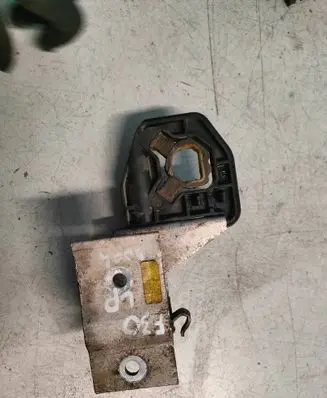 BMW 3 F30 F35 F31 Radiator mount bracket