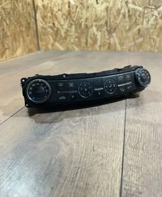 Mercedes-Benz E W211 Climate control unit 2118300385 Q00110704